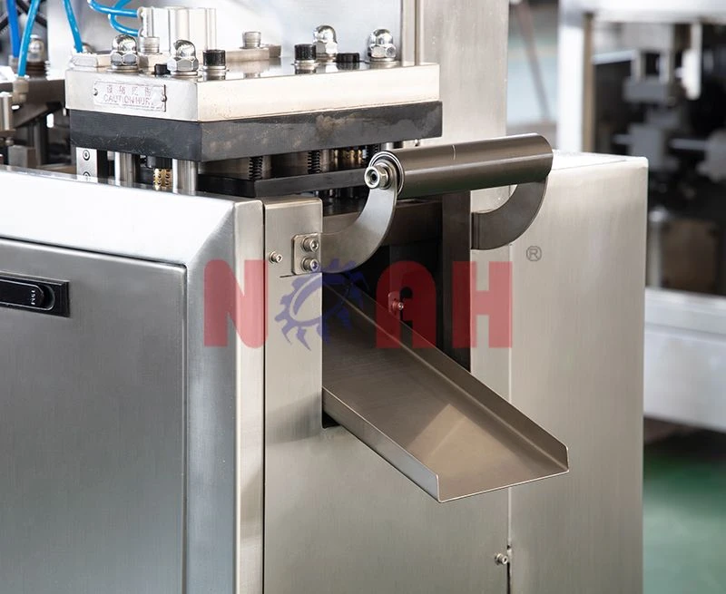 Machine d'emballage sous blister &agrave; plaques plates DPB-150