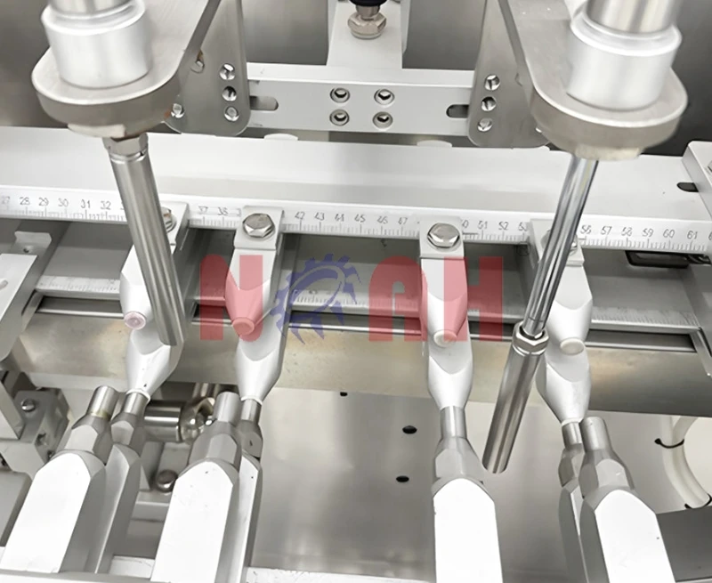 Machine d'emballage de sacs pour liquides de la s&eacute;rie LGL